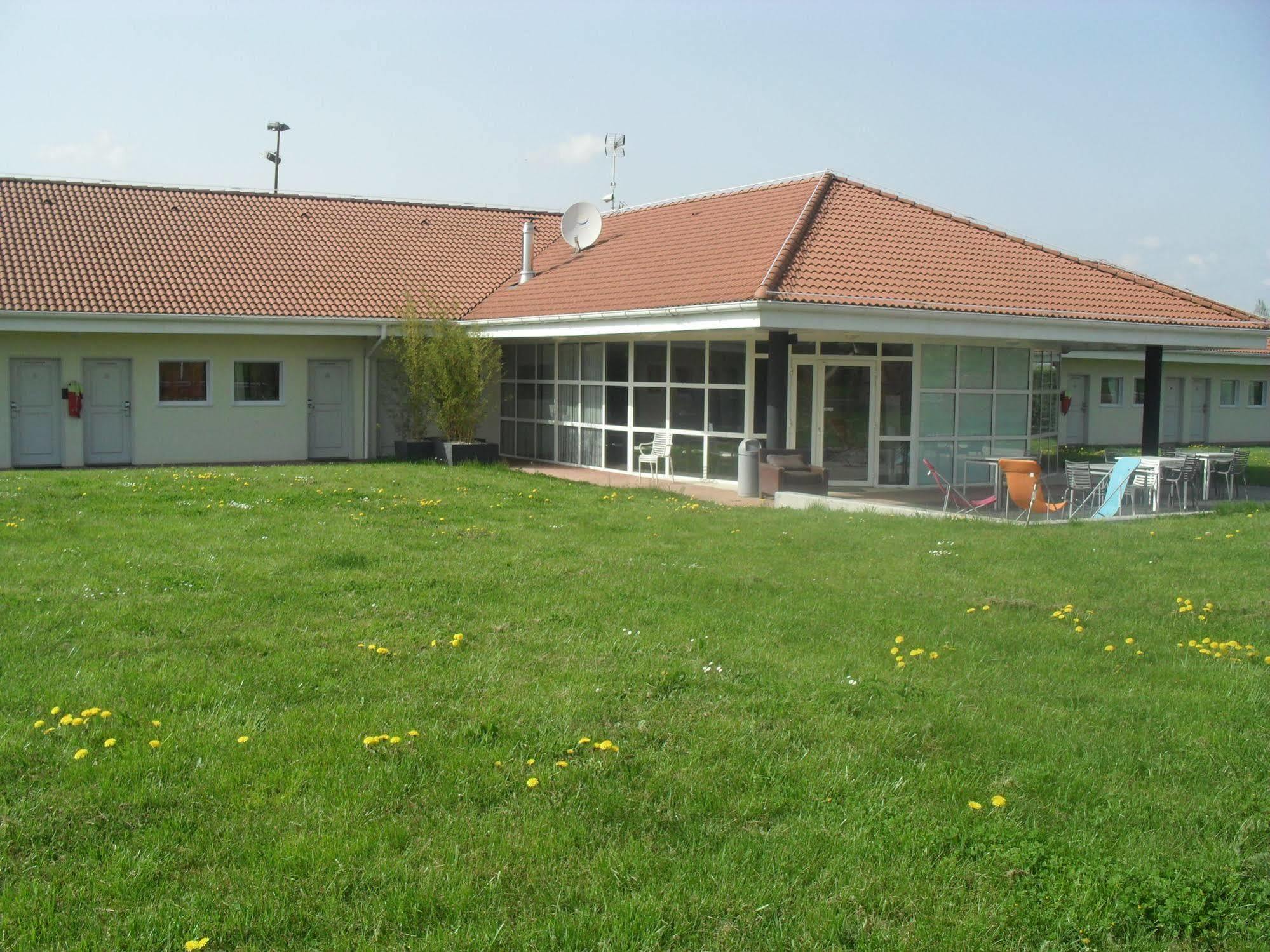 Hotel Evan Lempdes sur Allagnon Екстериор снимка